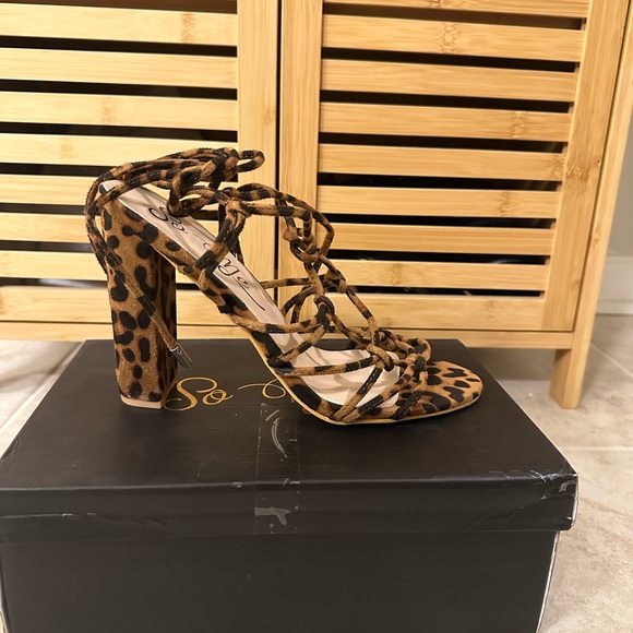 Heels - Picture 3 of 3